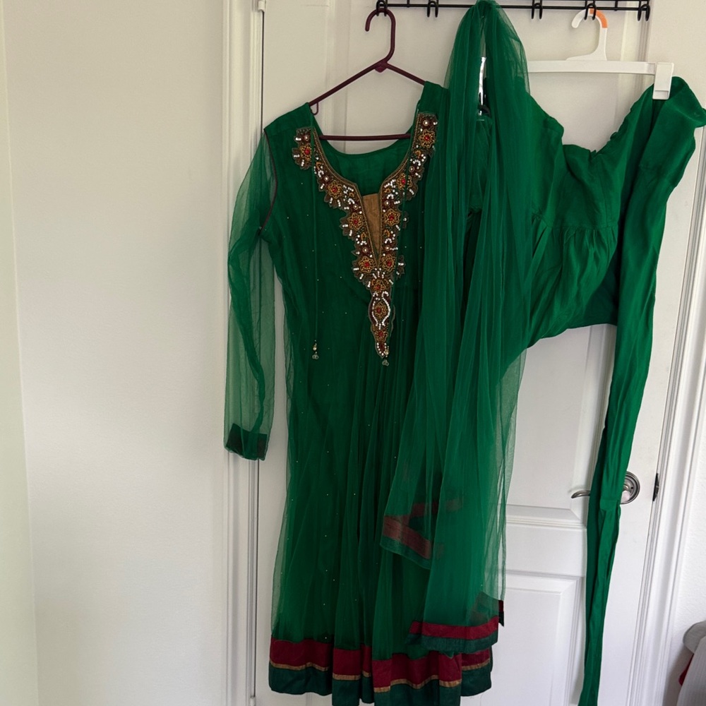 Elegant Green Formal Salwar Suit